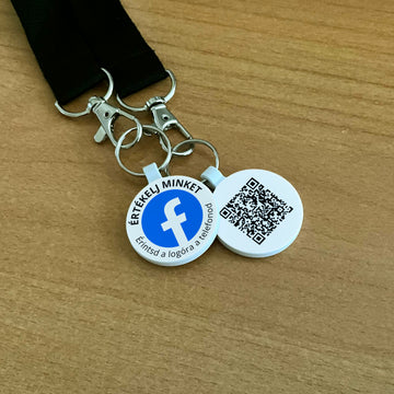 Facebook követőgyűjtő kulcstartó NFC-vel és QR kóddal - magyar nyelvű